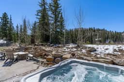 Lucky Star Lodge | Hot Tub | Fire Pit | Trails